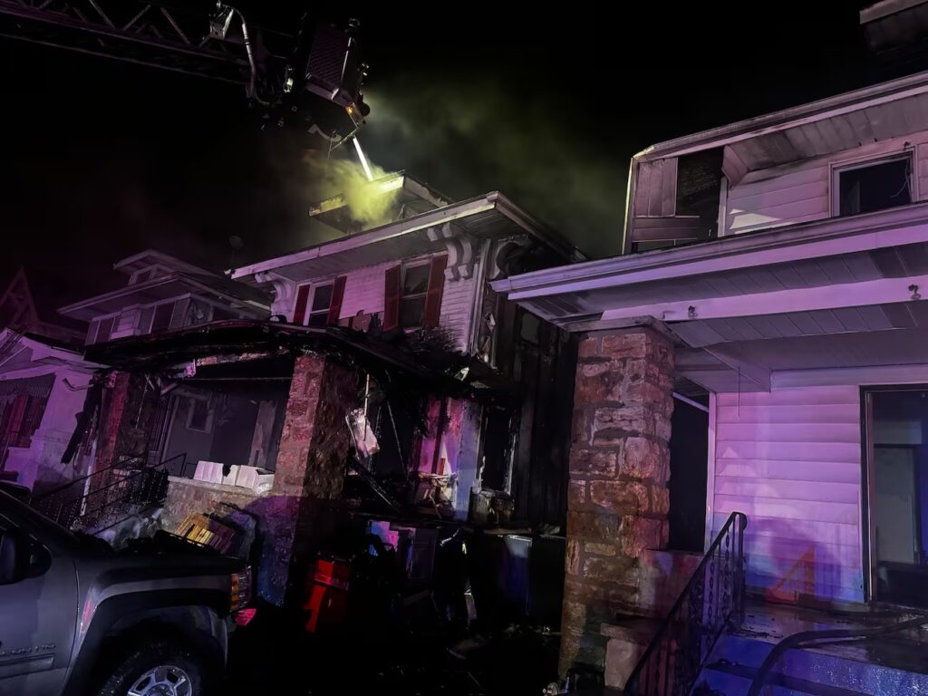 Accident ; Multiple Homes Damaged in Early Morning Kansas City Fire